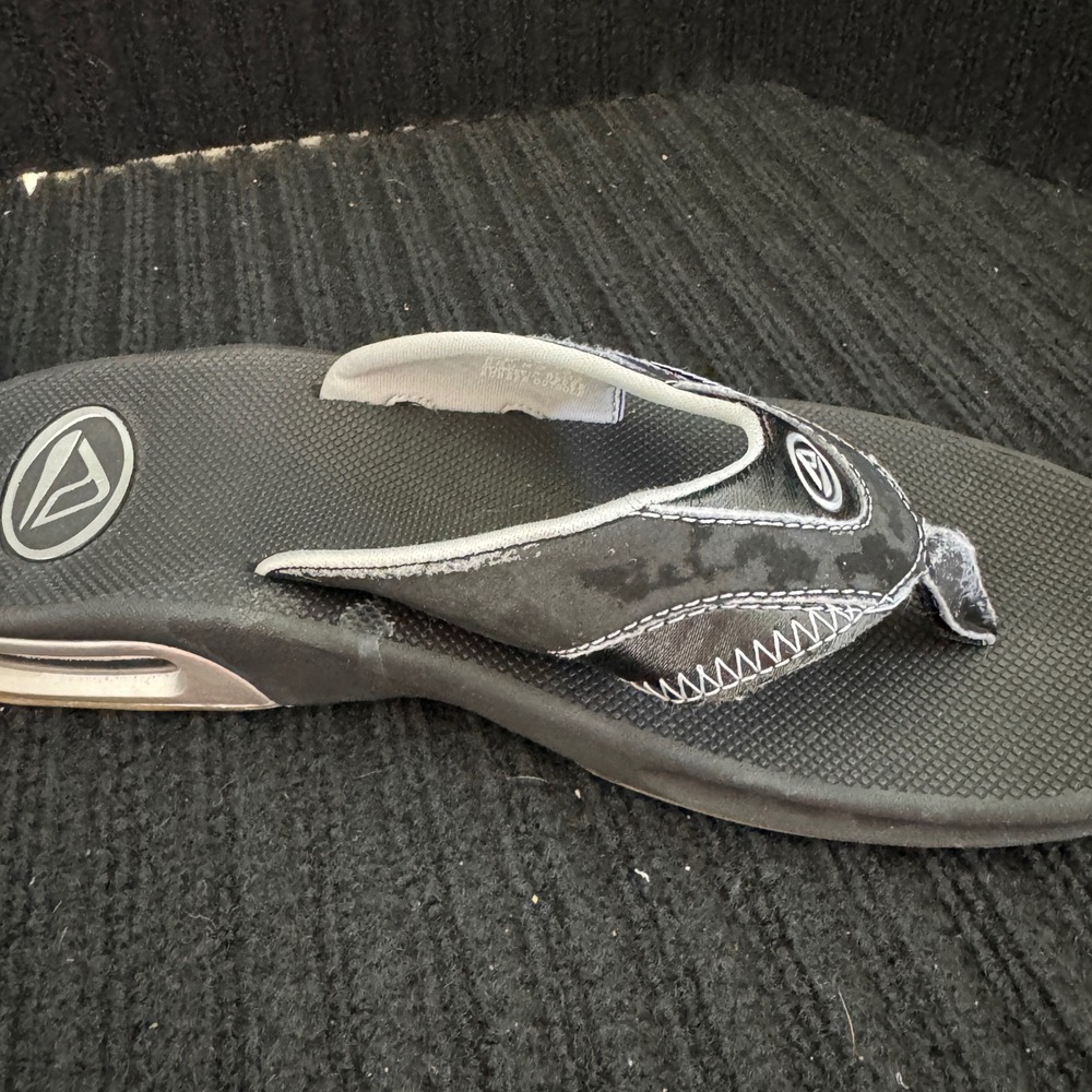 Reef Fanning Mens Black Silver Camo Flip Flops Sandals Bottle Opener Size 9 - Picture 8 of 9